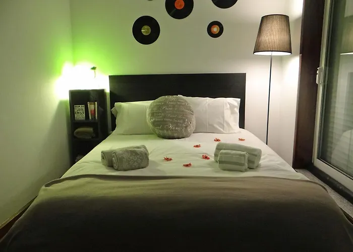 波尔图中心阿莱格里亚公寓酒店 *